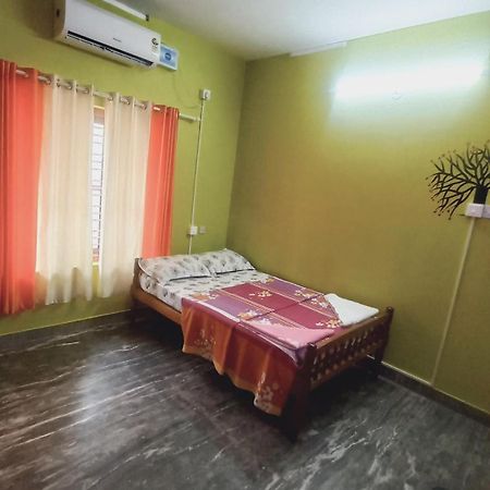 The Palm Bay Beach Residency Varkala Esterno foto