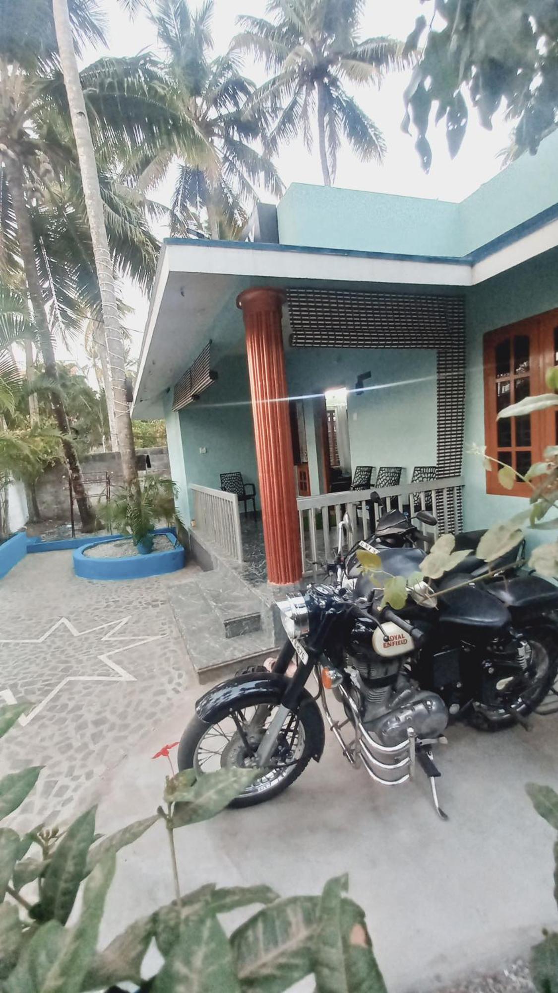 The Palm Bay Beach Residency Varkala Esterno foto